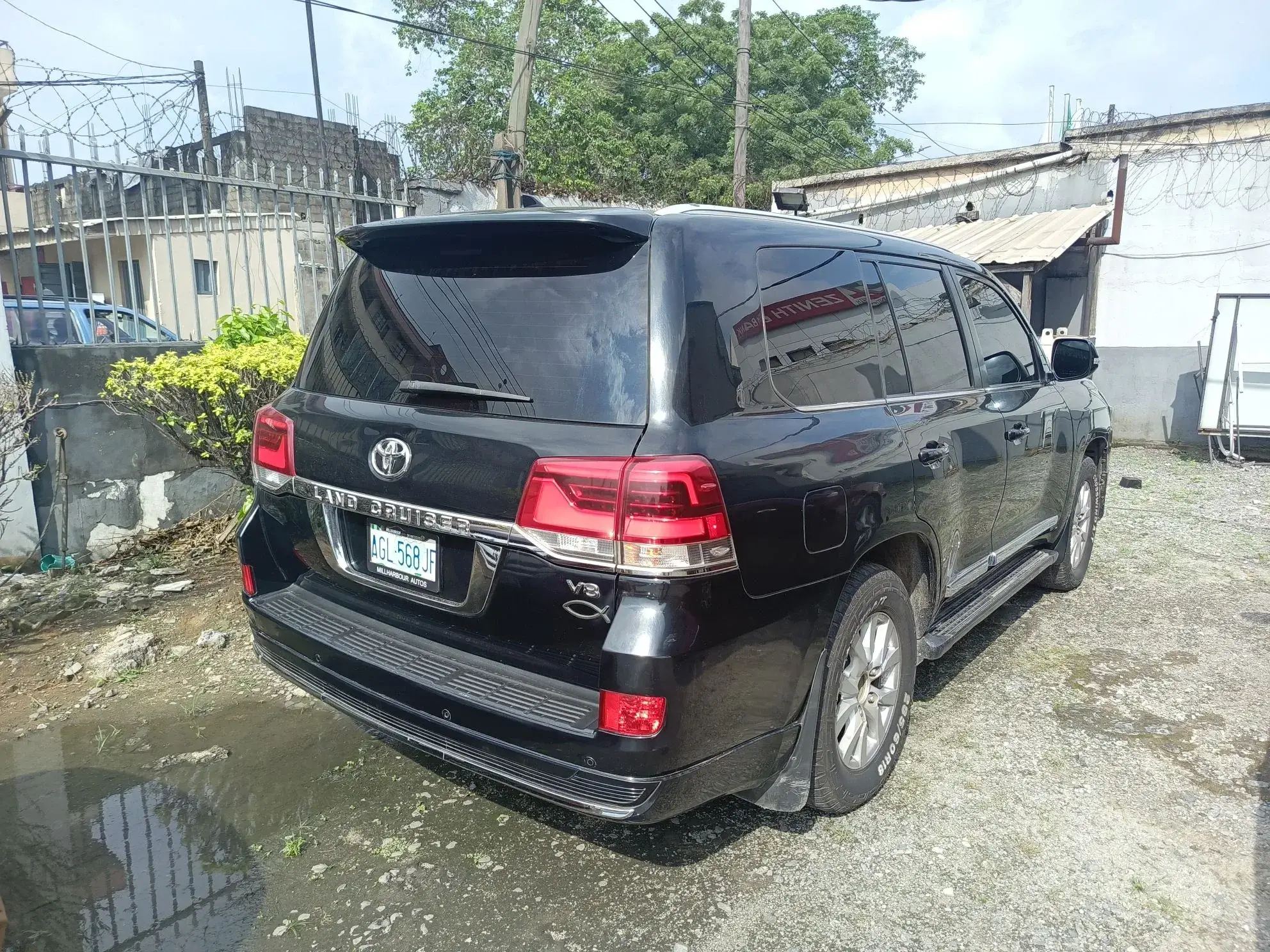 2016 Toyota Land Cruiser