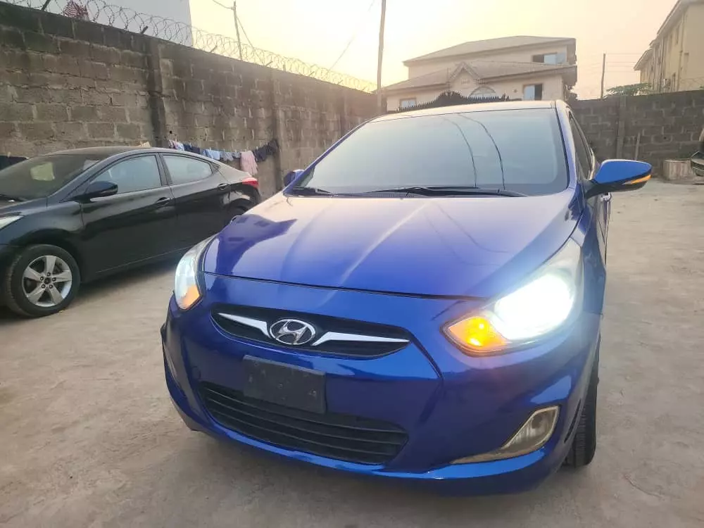 Hyundai Accent   - 2014