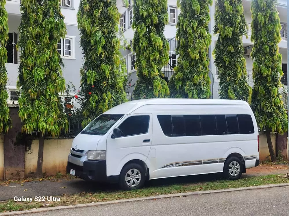 Toyota Hiace   - 2009