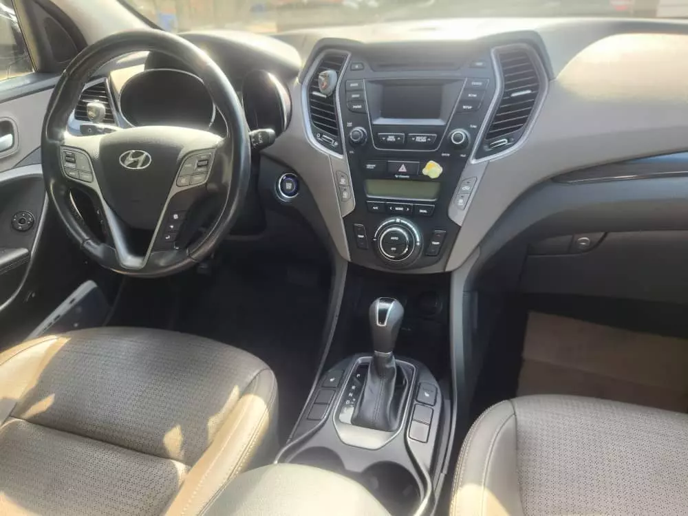 Hyundai Santa FE   - 2014