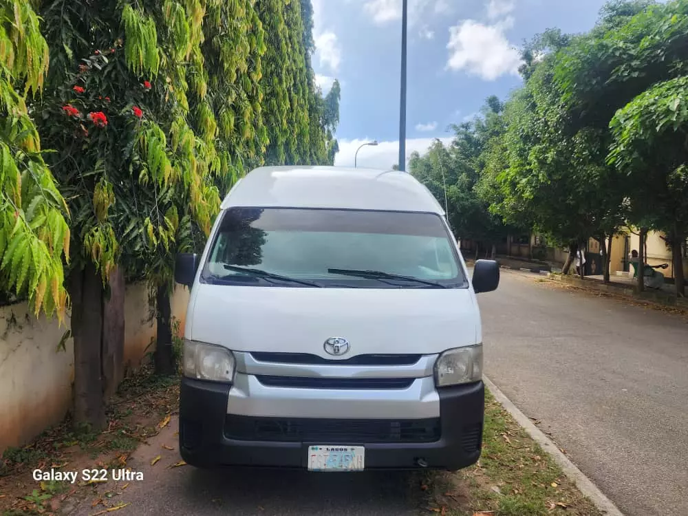 Toyota Hiace   - 2009