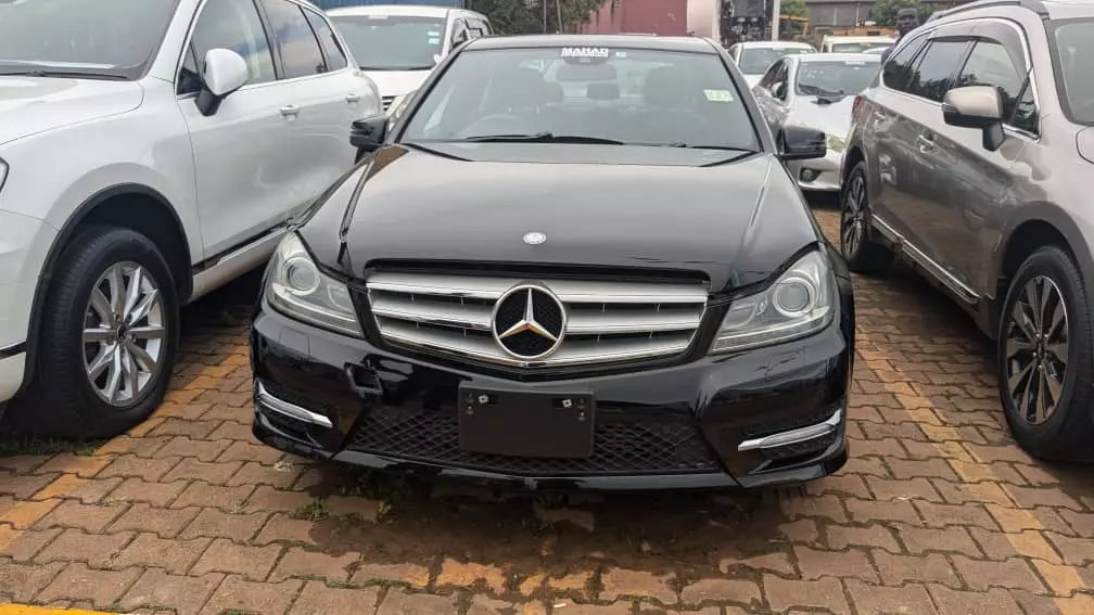 Mercedes-Benz C 200   - 2011