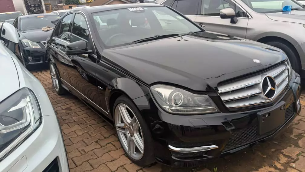 Mercedes-Benz C 200   - 2011