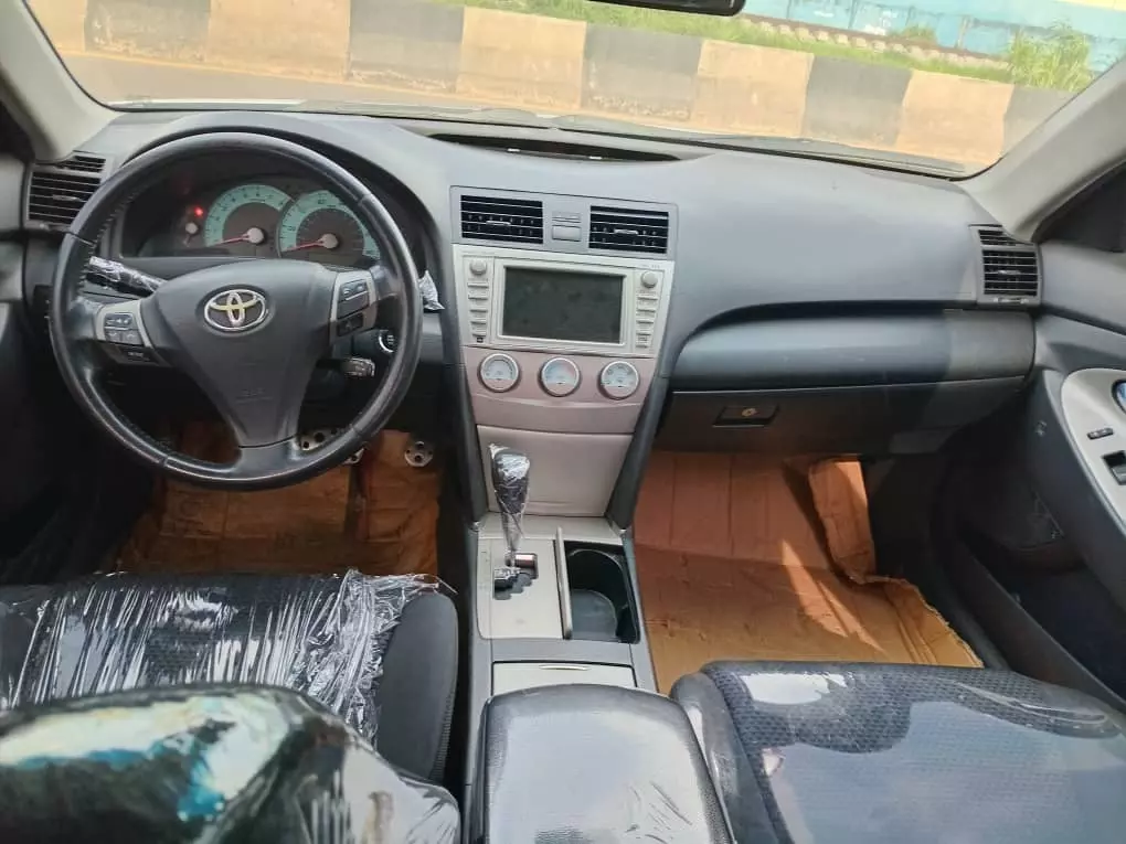 Toyota Camry   - 2011