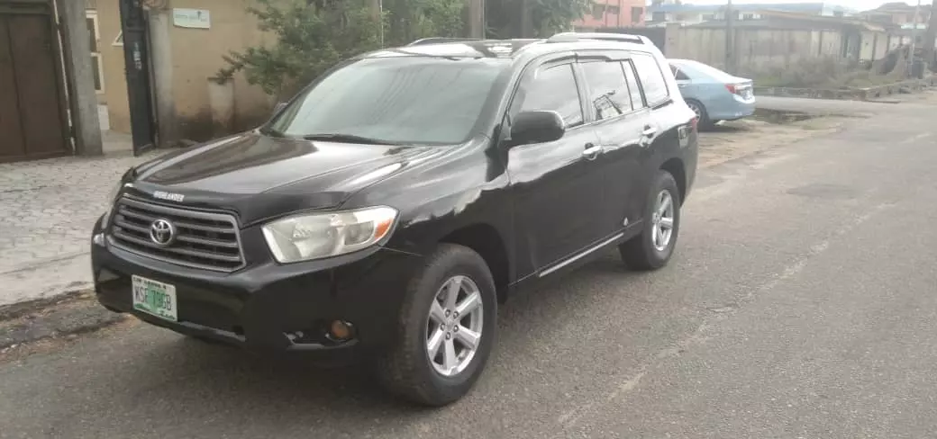 Toyota Highlander   - 2009