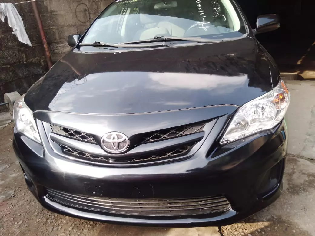 Toyota Camry   - 2012