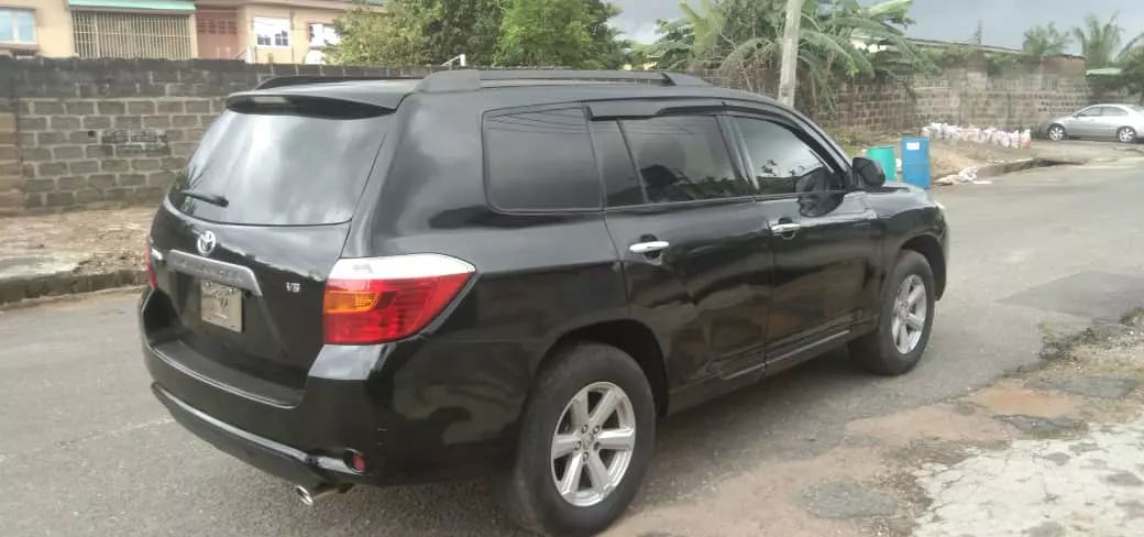 Toyota Highlander   - 2009