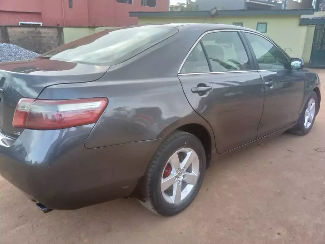 Toyota Camry   - 2007