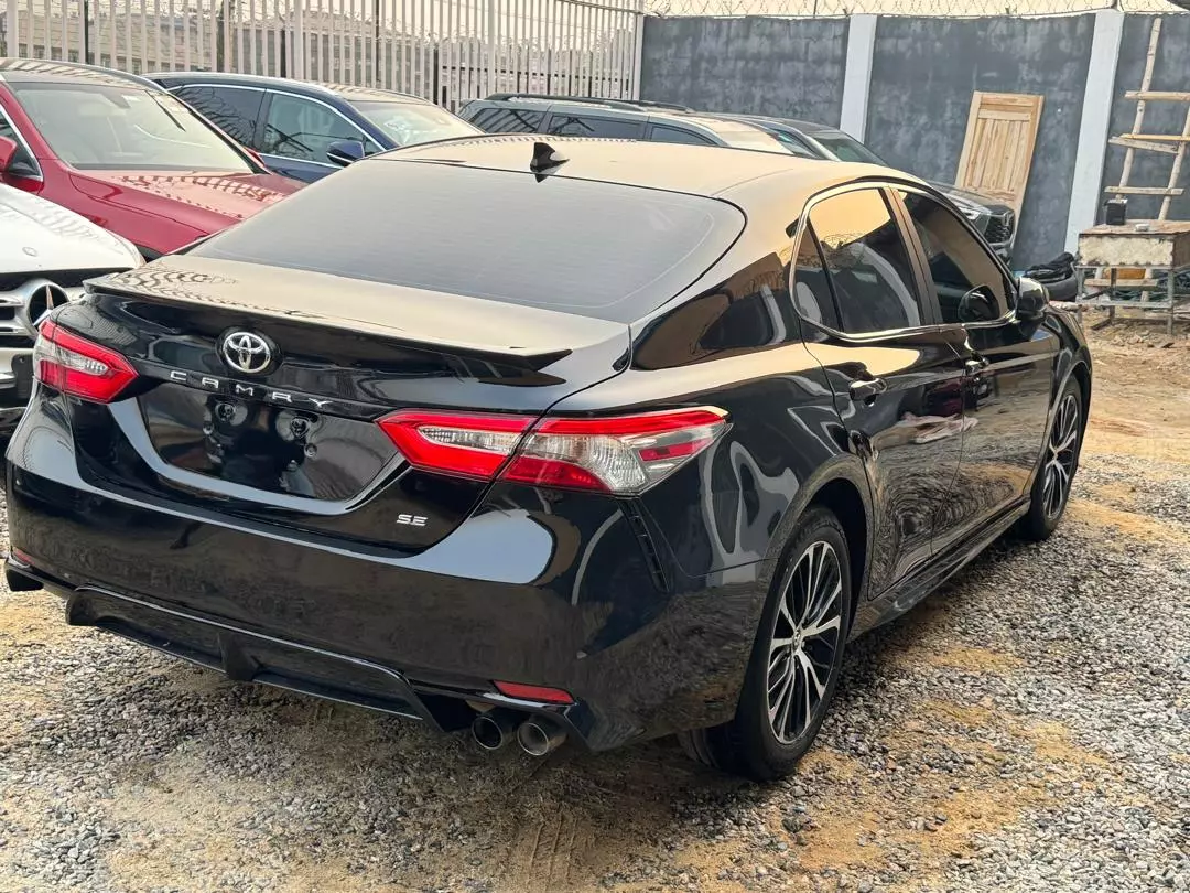 Toyota Camry   - 2019