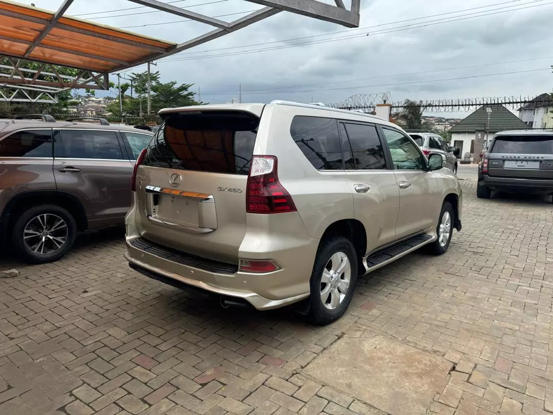 Lexus GX 460   - 2010