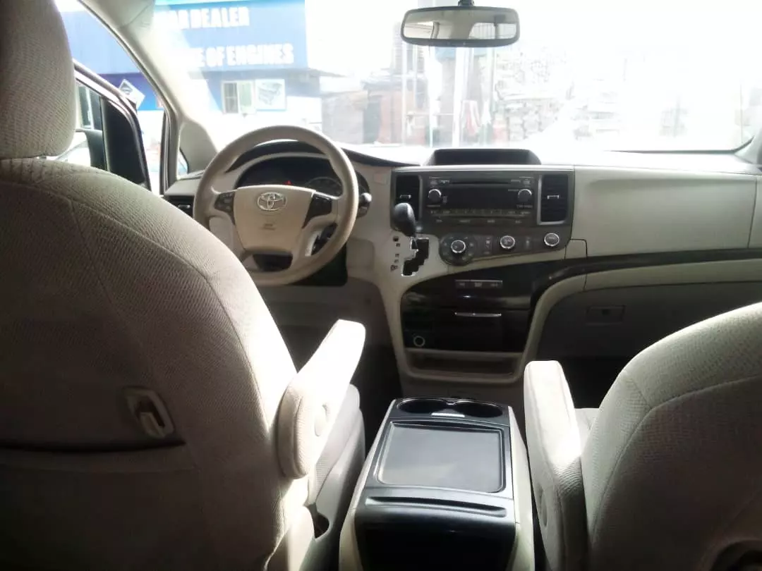 Toyota Sienna   - 2012