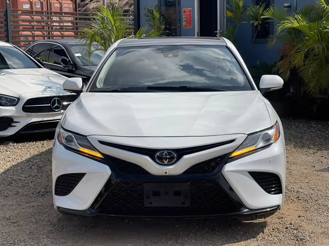 Toyota camry - 2018