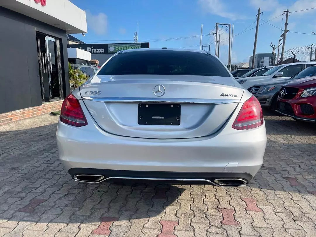 Mercedes-Benz C 300