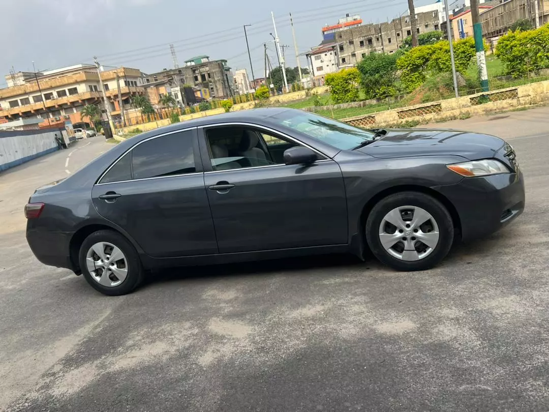 Toyota Camry   - 2007