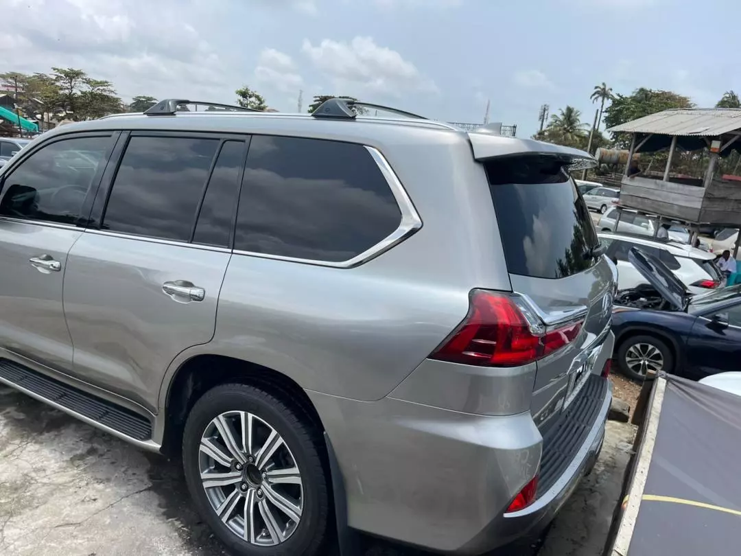 Lexus LX 570   - 2016