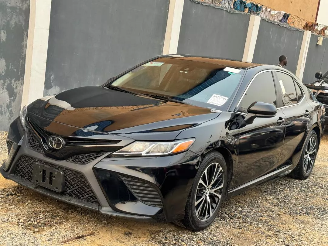 Toyota Camry   - 2019