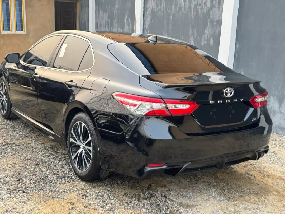 Toyota Camry   - 2019