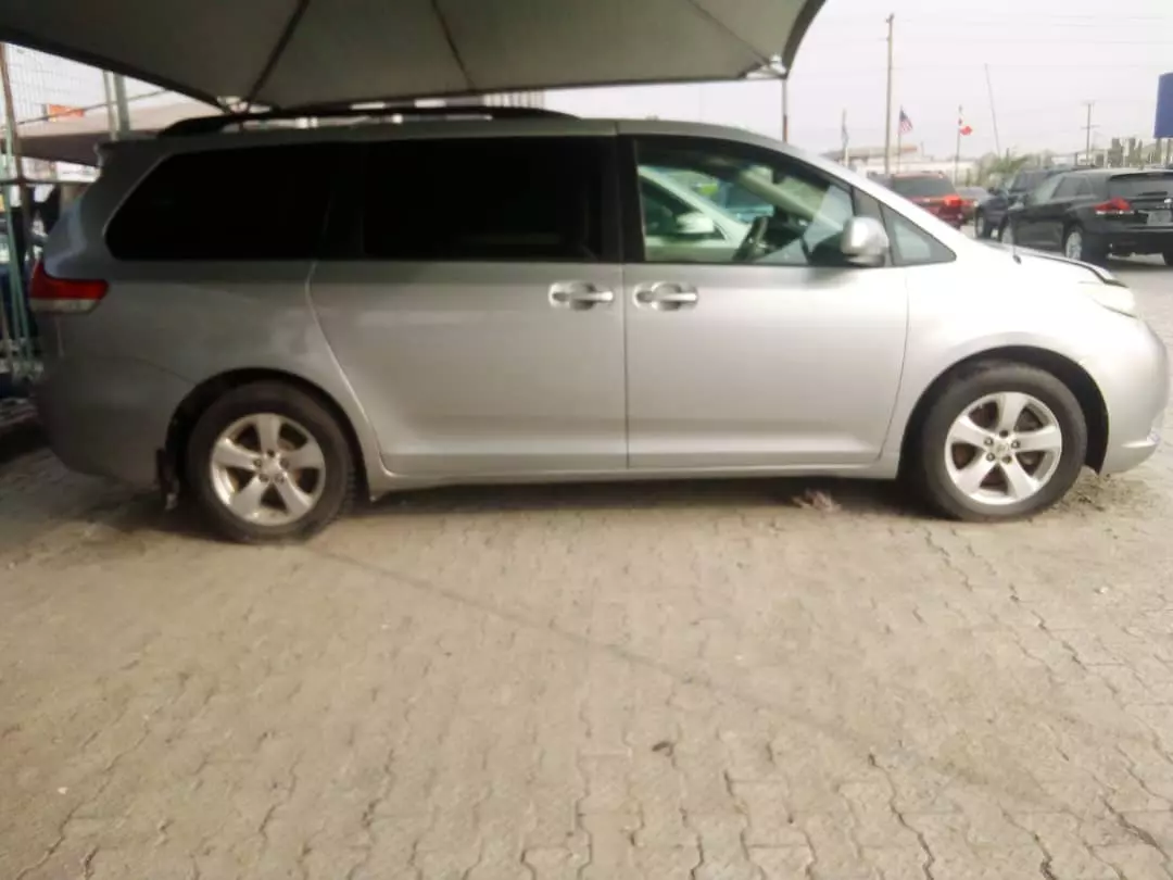 Toyota Sienna   - 2012