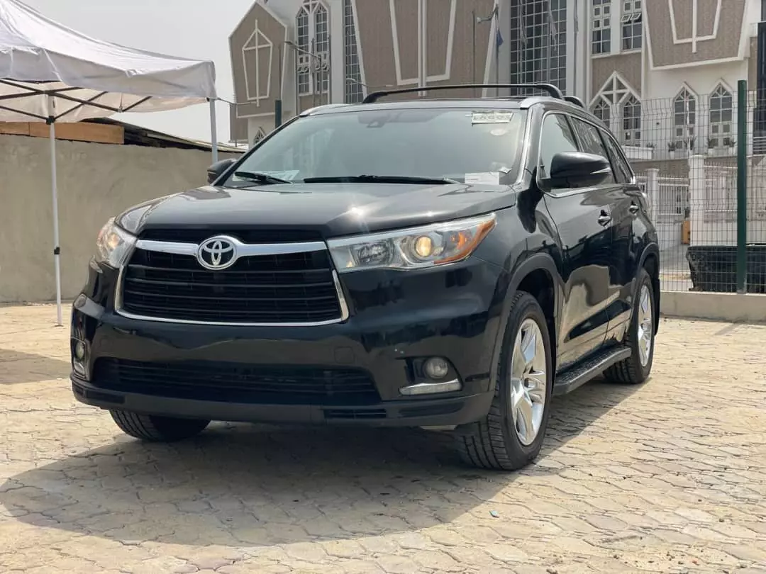 Toyota Highlander   - 2015