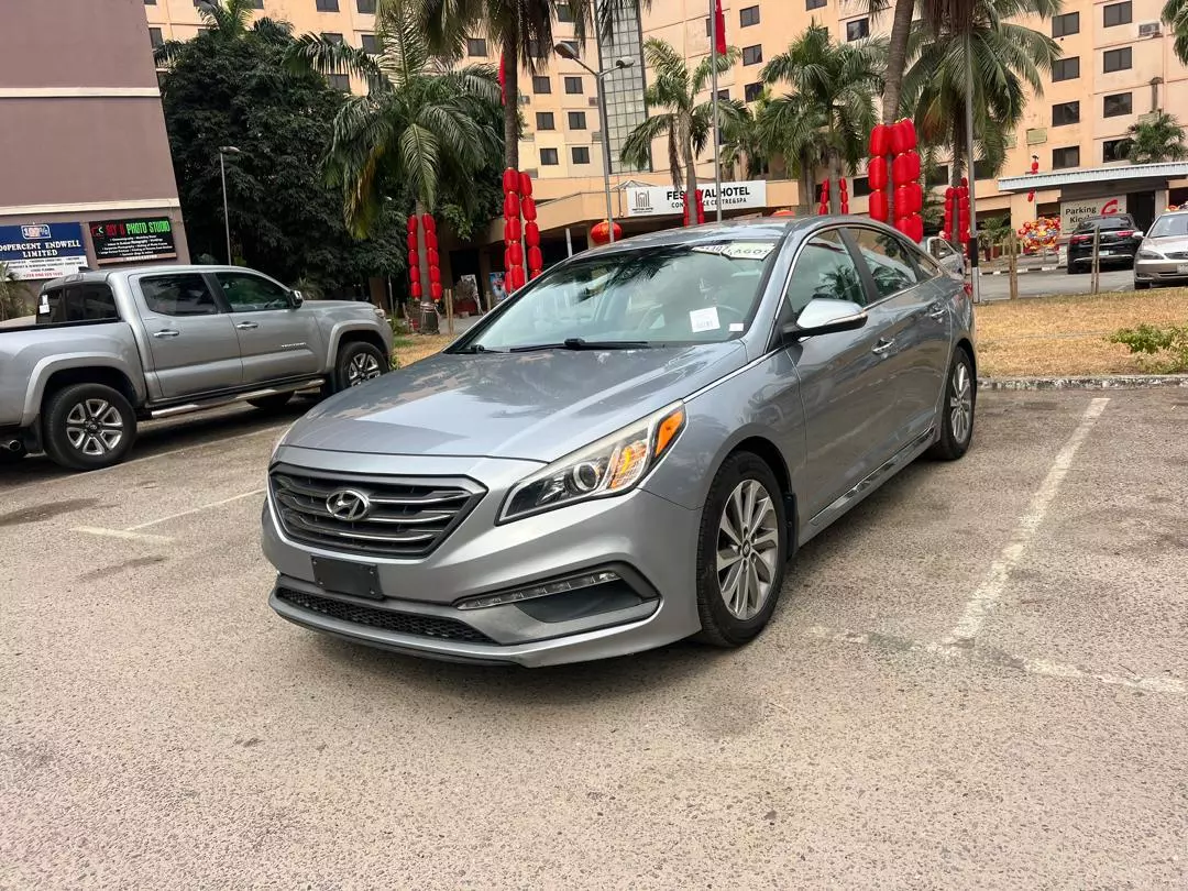 Hyundai Sonata   - 2015