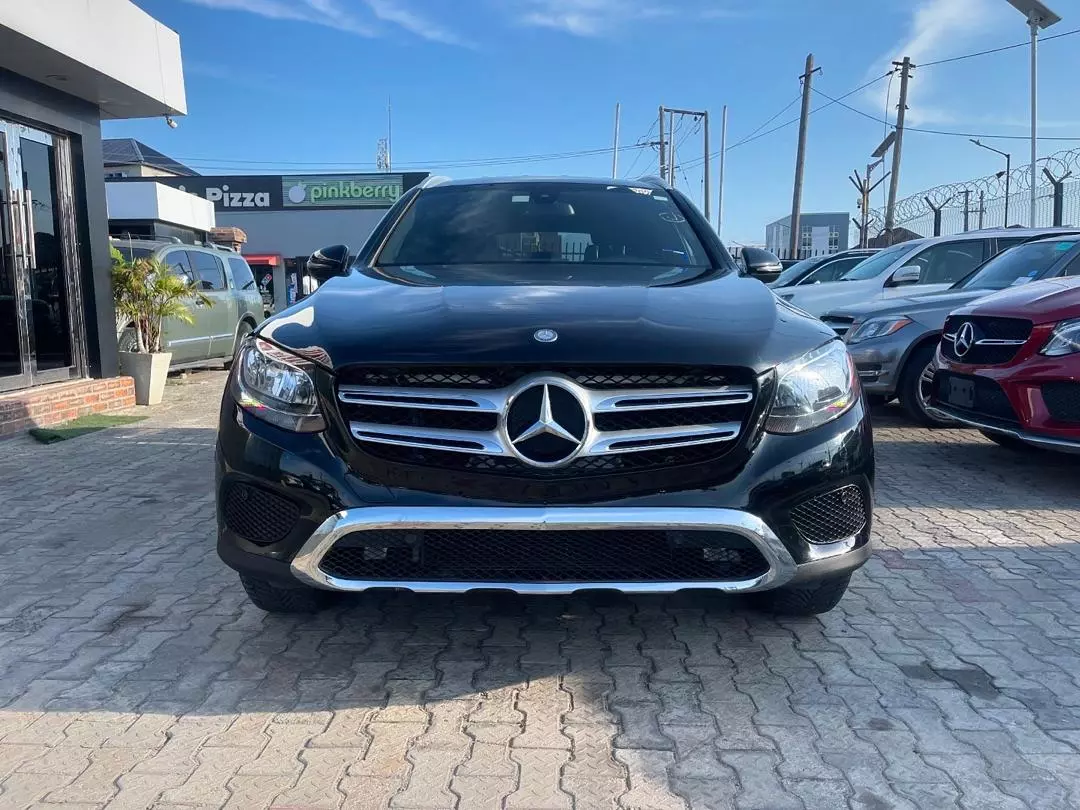 Mercedes-Benz GLC 300   - 2017