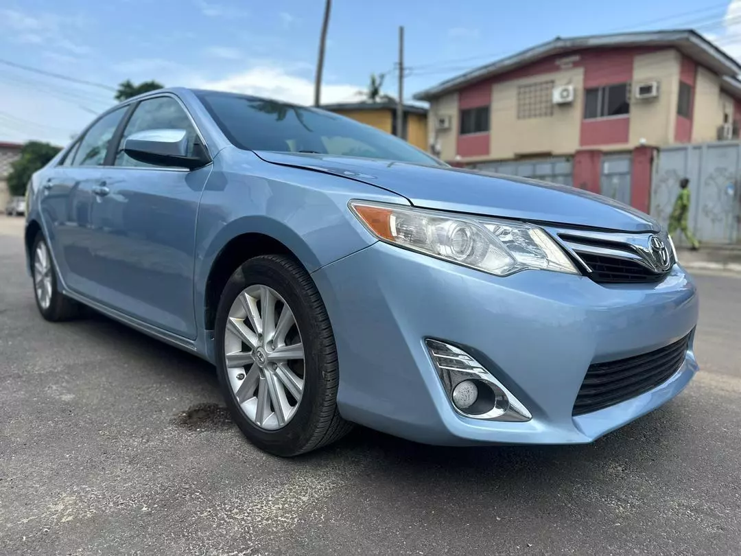 Toyota Camry   - 2012