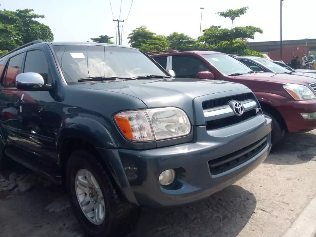 Toyota Sequoia   - 2007