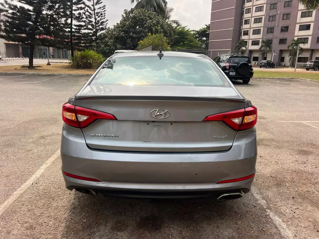 Hyundai Sonata   - 2015