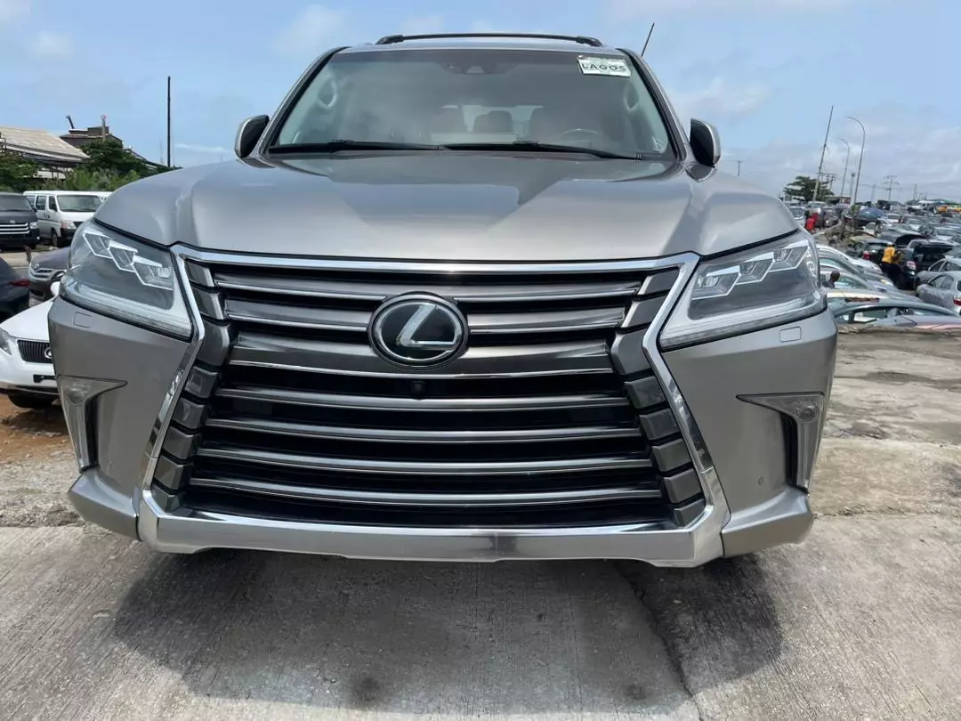 Lexus LX 570