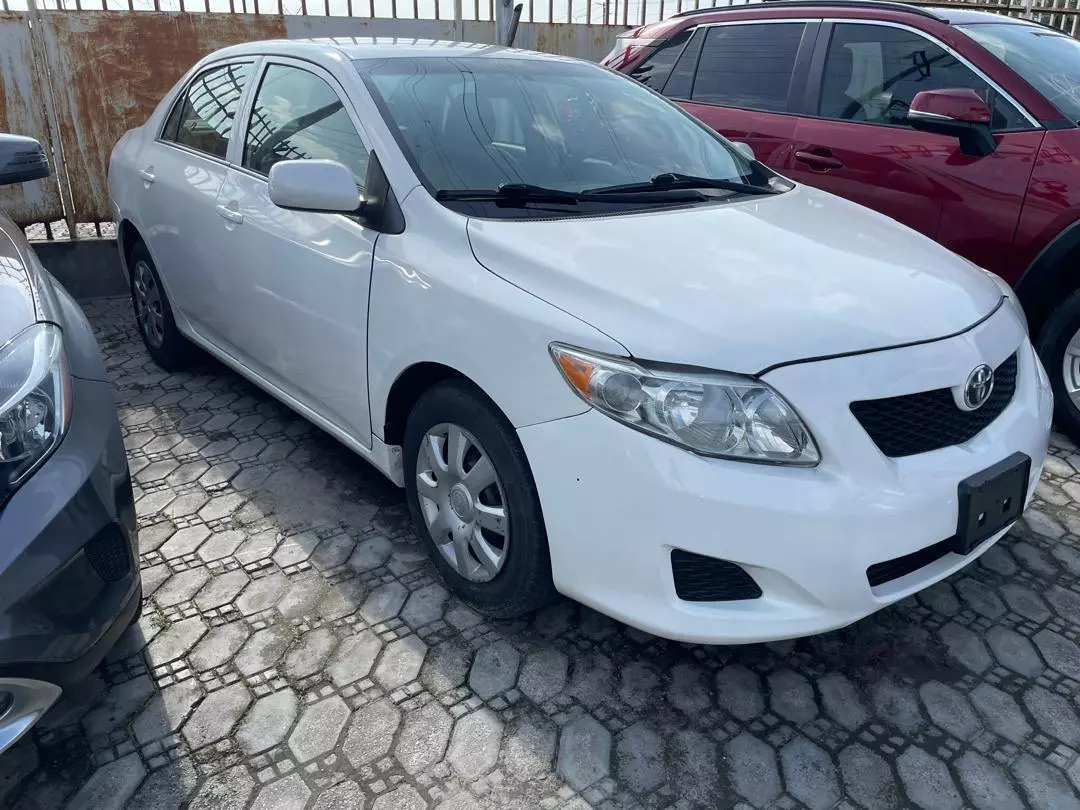 Toyota Corolla   - 2010