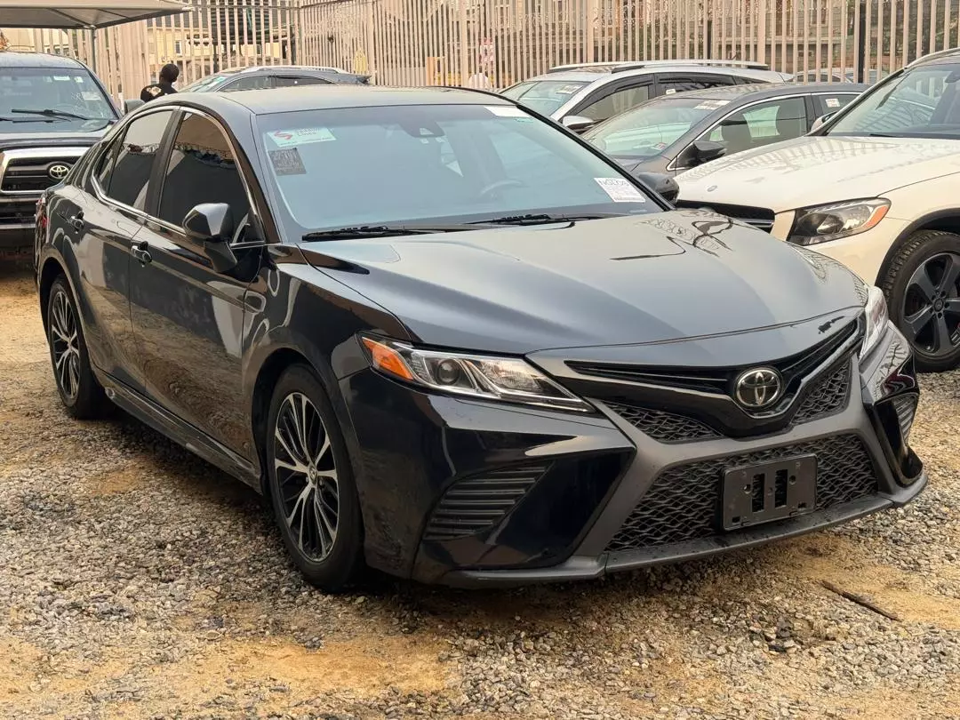 Toyota Camry   - 2019