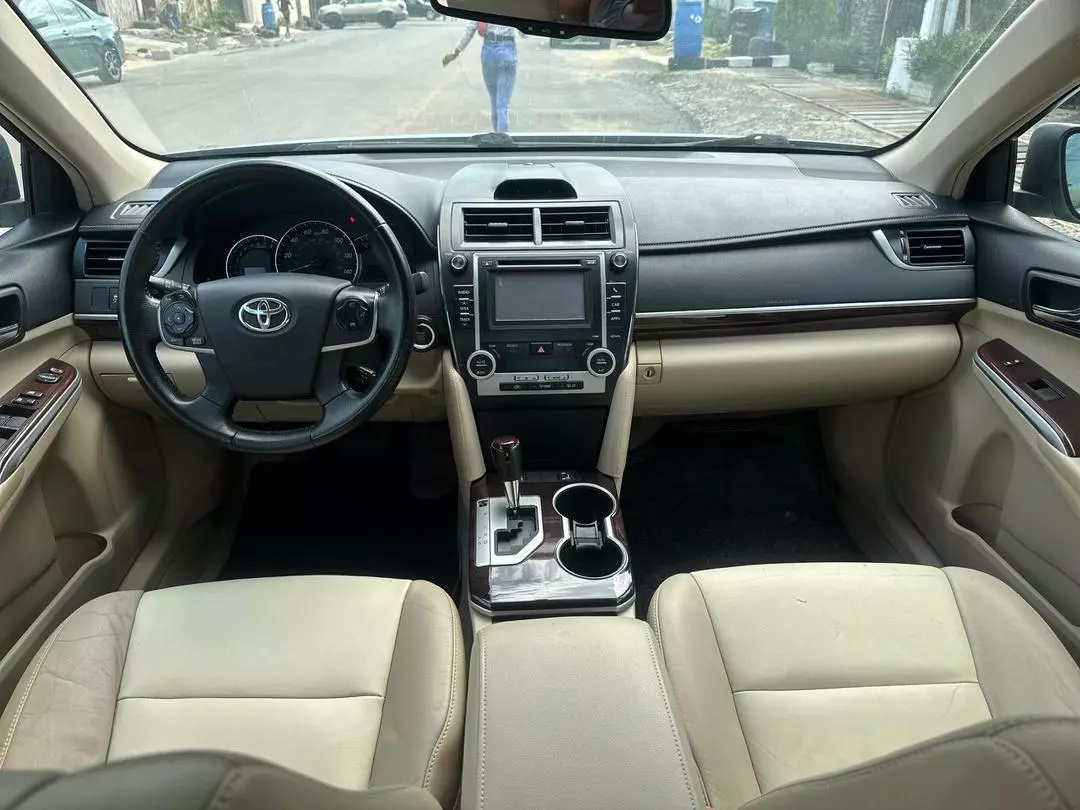 Toyota Camry   - 2012