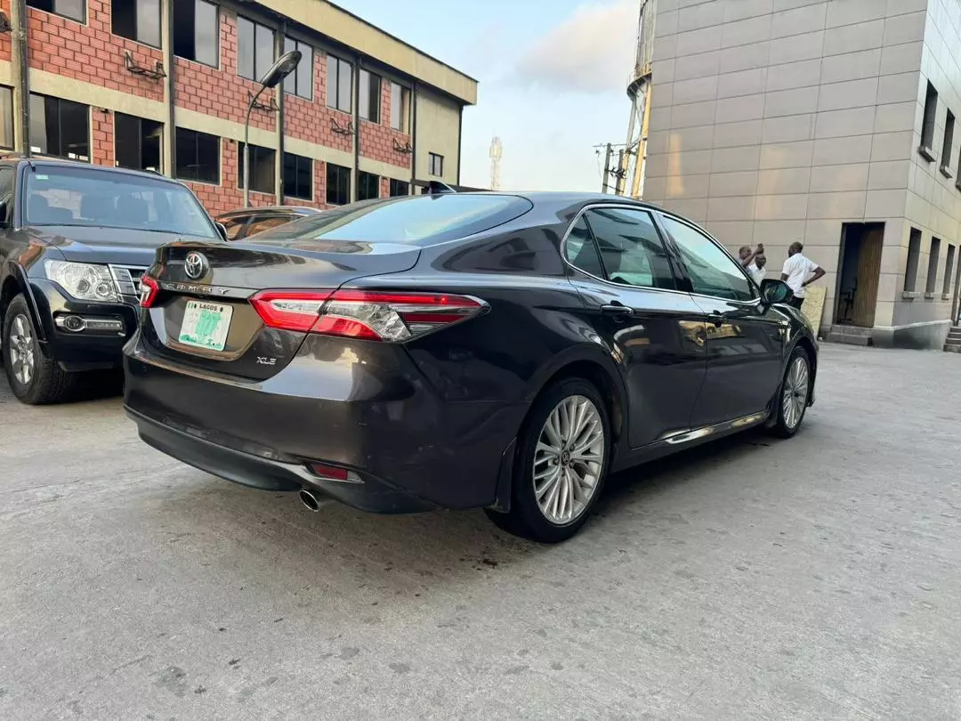 Toyota Camry   - 2018