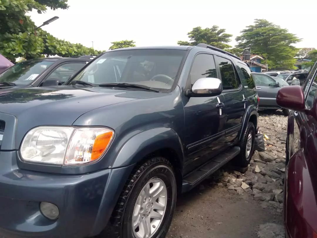 Toyota Sequoia   - 2007