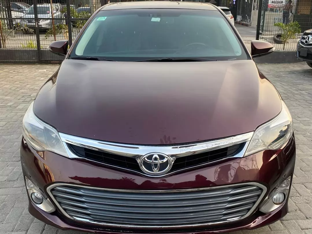 Toyota Avalon   - 2013