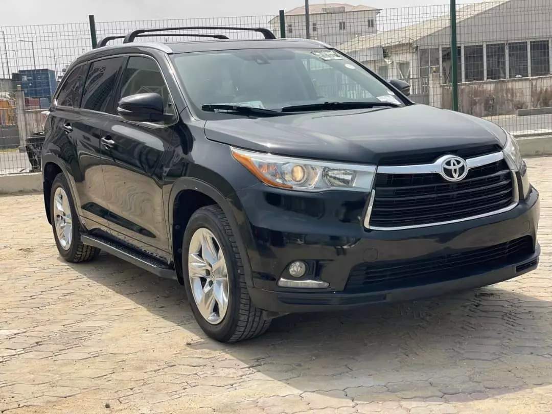 Toyota Highlander   - 2015