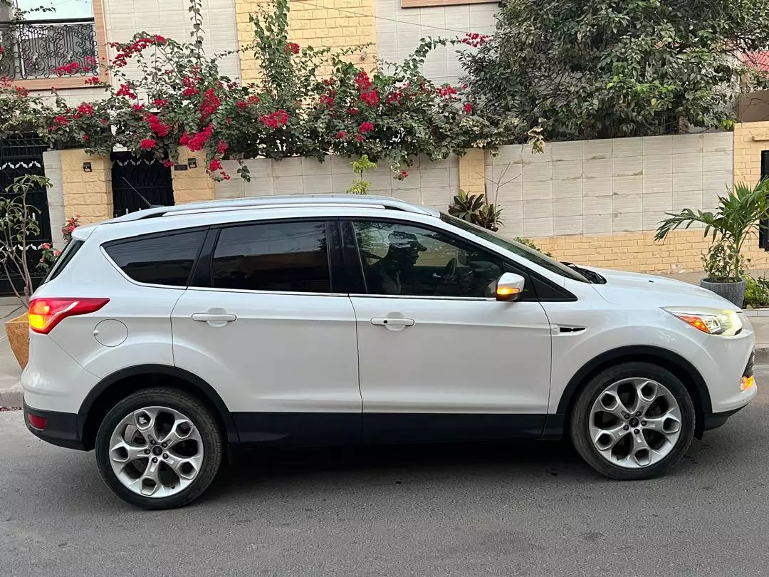 Ford Escape   - 2020