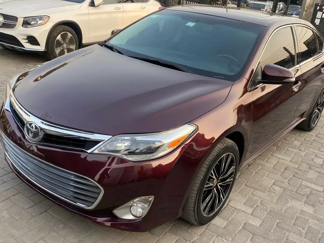 Toyota Avalon   - 2013