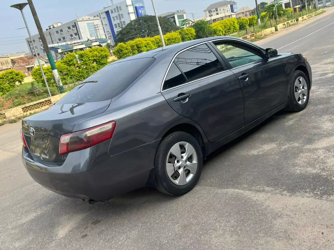 Toyota Camry   - 2007