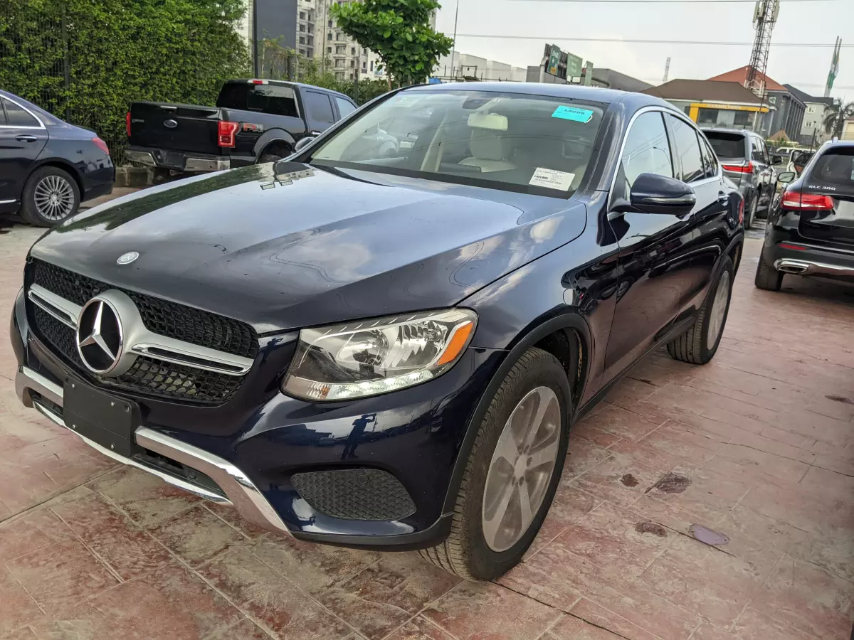 Mercedes-Benz GLC 300   - 2016