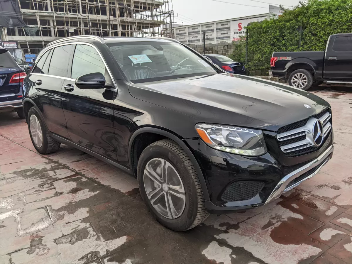 Mercedes-Benz GLC 300   - 2016