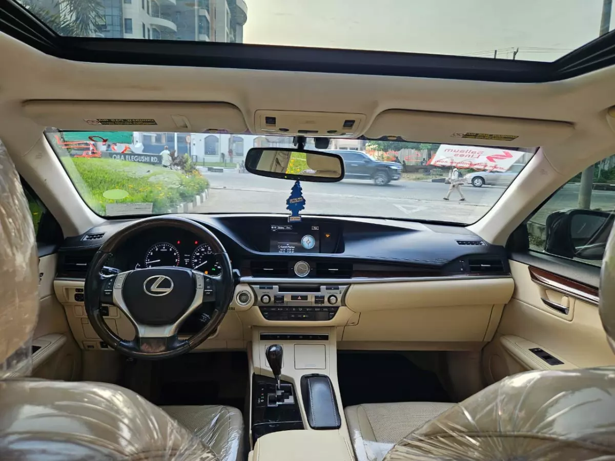 Lexus ES   - 2015