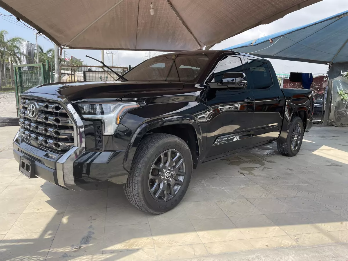 Toyota Tundra   - 2023