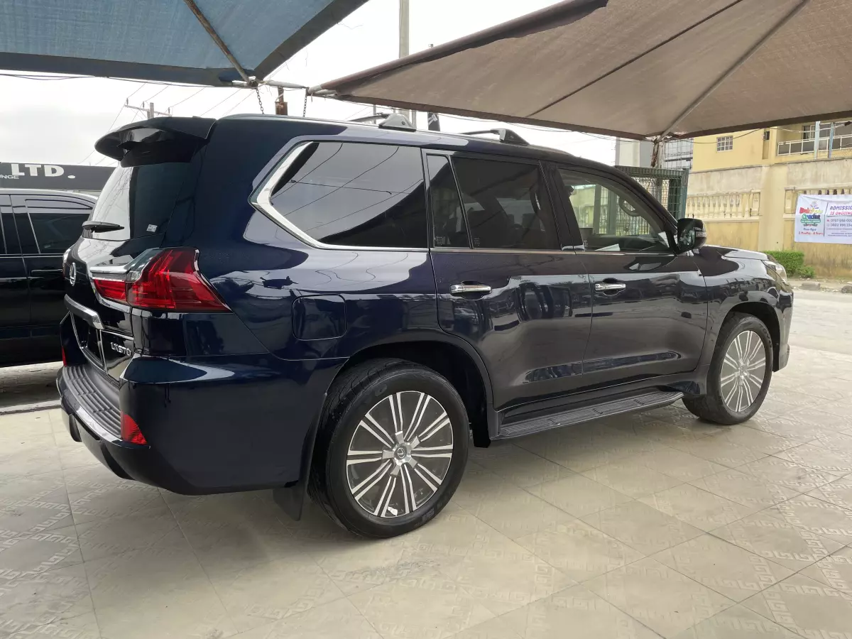 Lexus LX   - 2018