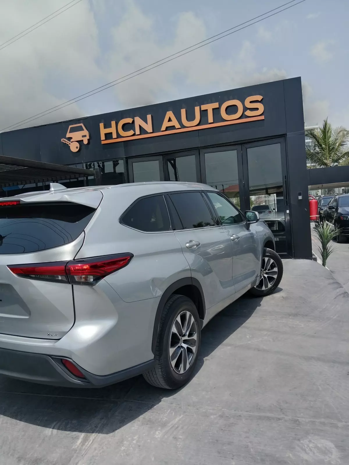 Toyota Highlander   - 2020