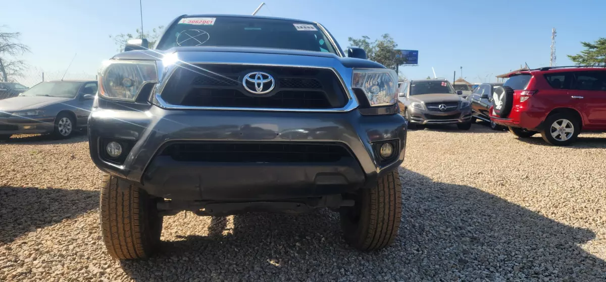 Toyota Tacoma   - 2013