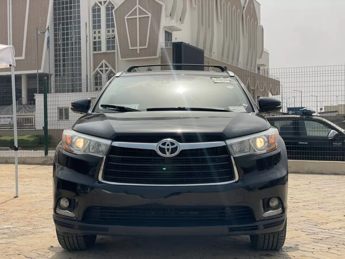 Toyota Highlander   - 2015