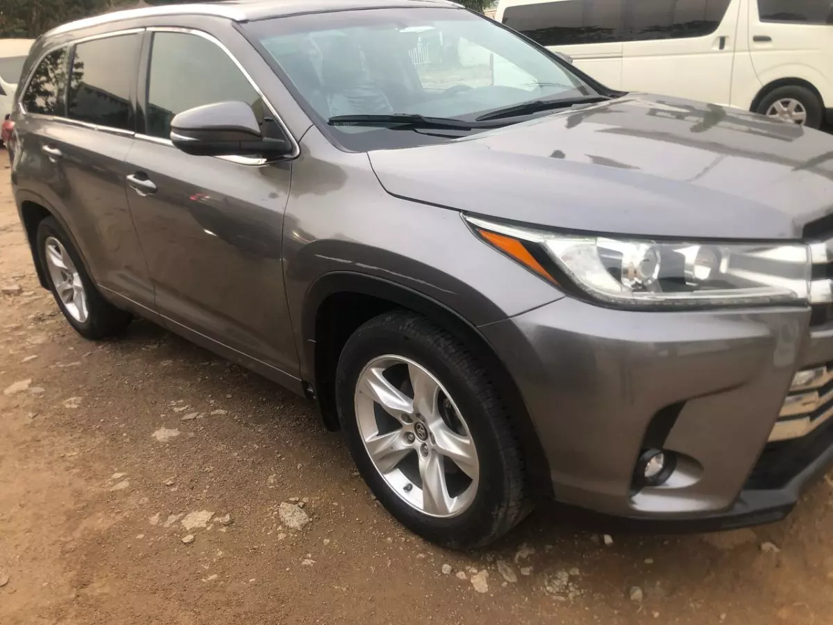 Toyota Highlander   - 2019