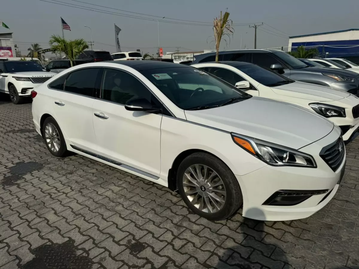 Hyundai Sonata   - 2015