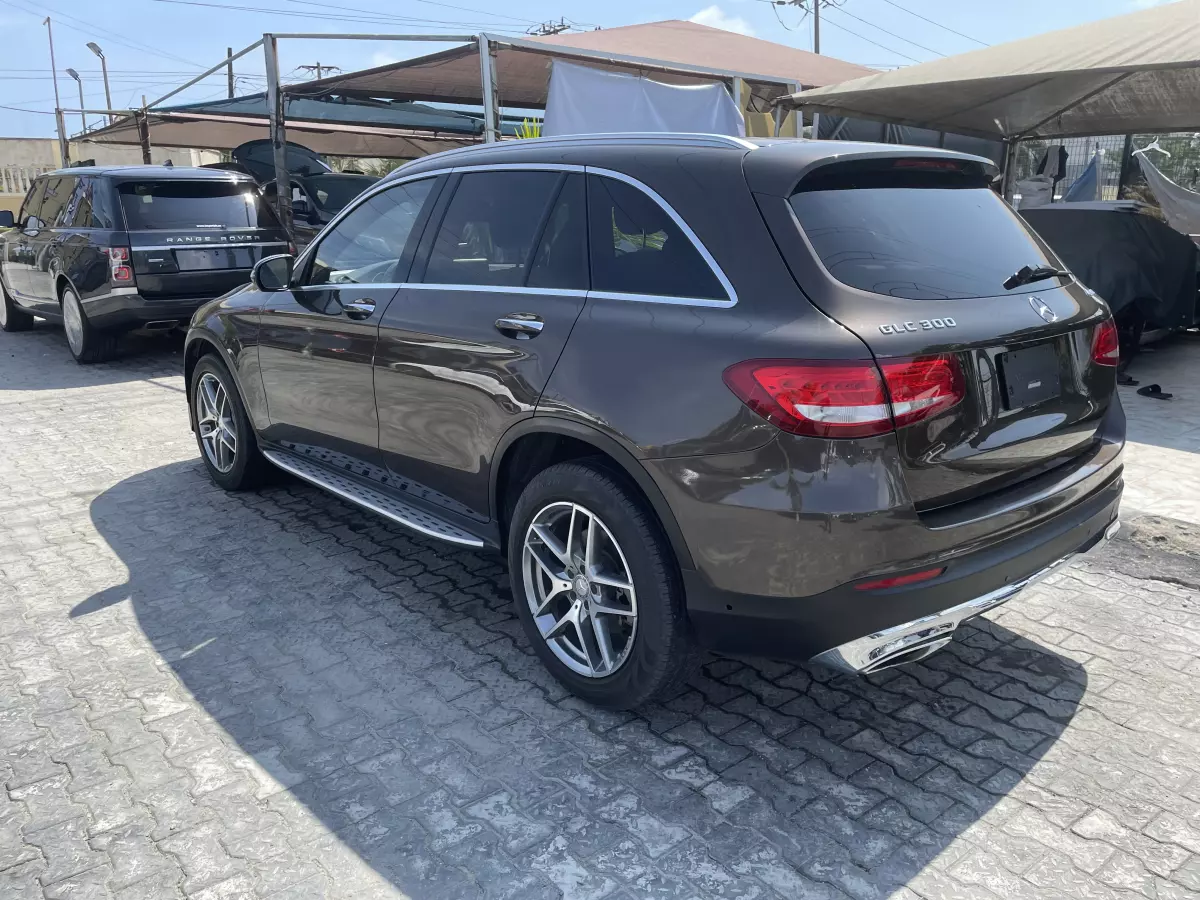 Mercedes-Benz GLC 300   - 2016